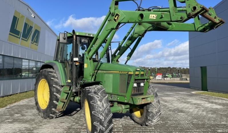 John Deere 6800