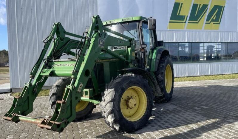 John Deere 6800