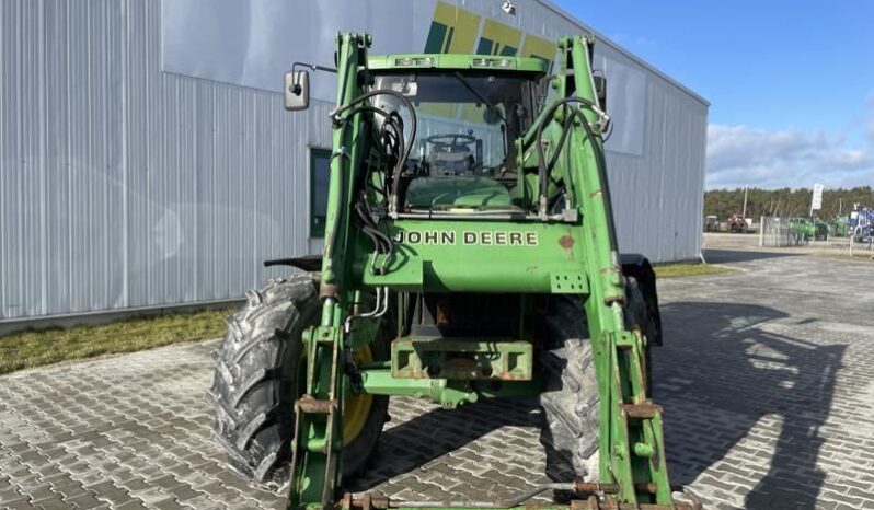 John Deere 6800